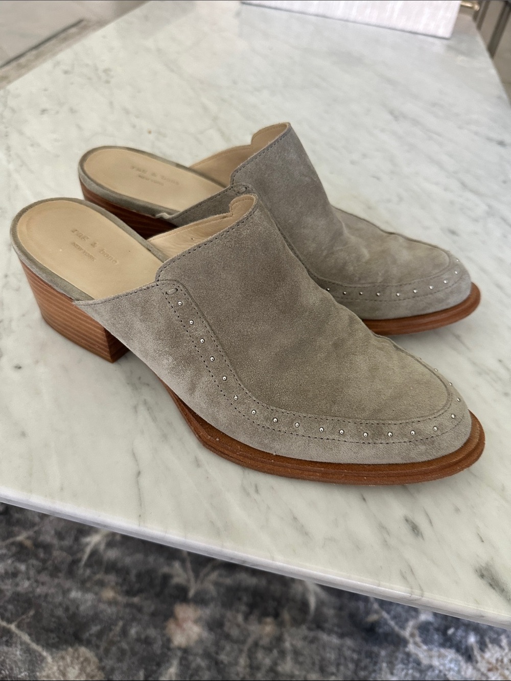 rag & bone Size 38 Weiss Stone Gray Suede Studded Mules